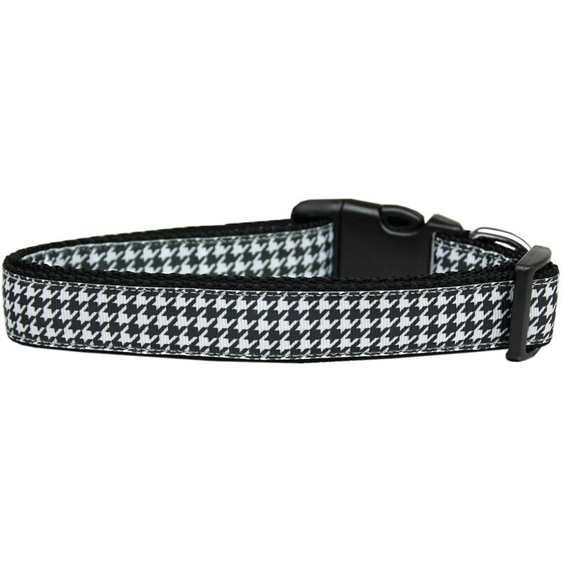 Stylish Houndstooth Black nylon collar and leash for dogs and cats, showcasing durable design and adjustable features.