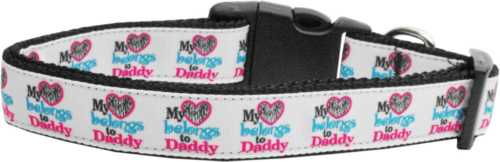 A stylish nylon collar and leash set for pets, featuring the phrase 'My Heart Belongs To Daddy', showcasing vibrant colors and durable design.