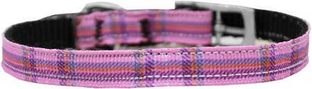 A stylish plaid nylon collar and leash set for dogs and cats, showcasing durability and safety features.