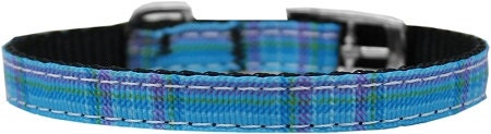A stylish plaid nylon collar and leash set for dogs and cats, showcasing durability and safety features.