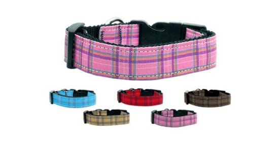 A stylish plaid nylon collar and leash set for dogs and cats, showcasing durability and safety features.