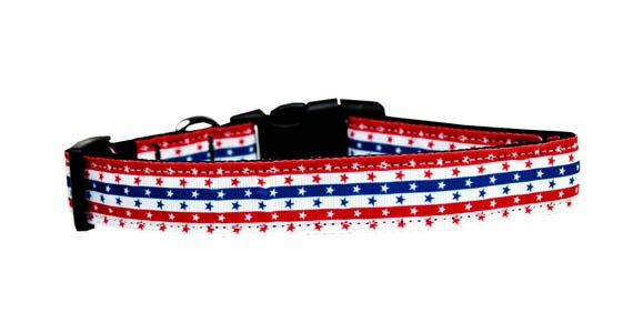Stylish nylon collar and leash for pets featuring a vibrant Stars and Stripes design, suitable for both dogs and cats.