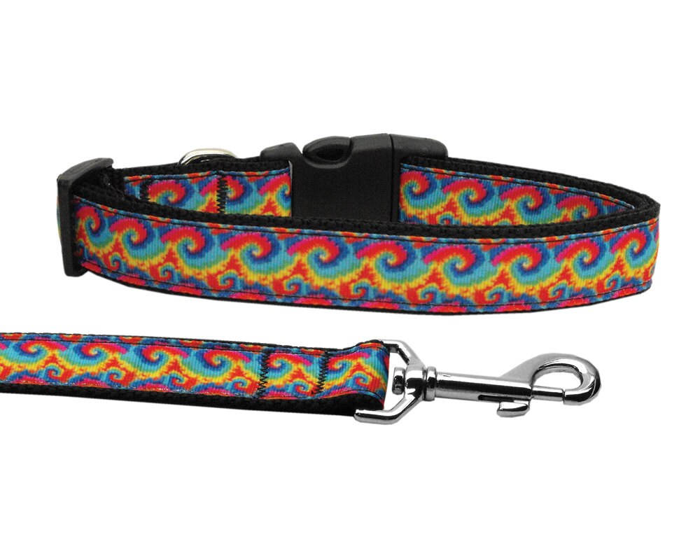 Colorful tie dye nylon collar and leash set for dogs and cats, showcasing vibrant patterns and durable materials.