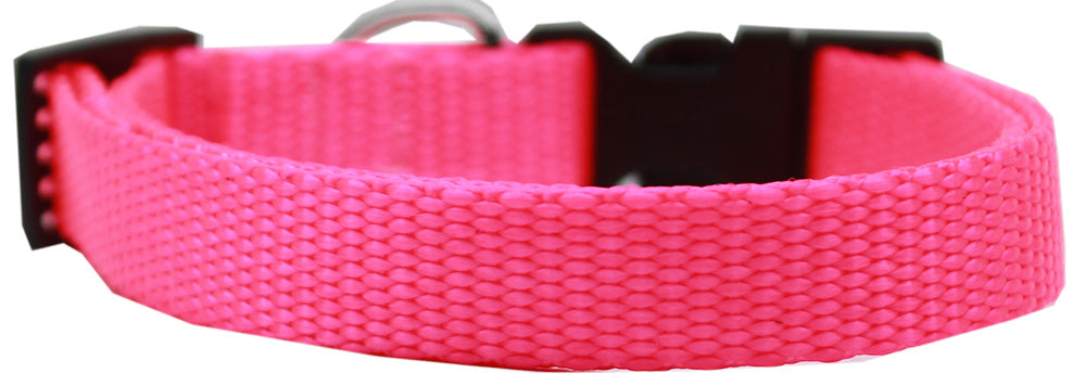 A stylish nylon collar for dogs and cats, featuring a durable design with a high-quality ribbon stitched on top, available in various sizes.
