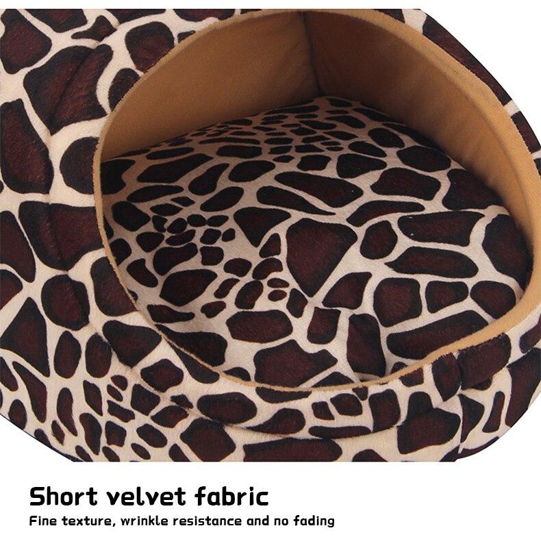 Cozy Winter Warm Mat for pets, featuring a soft and breathable design, perfect for small dogs and cats to sleep comfortably.