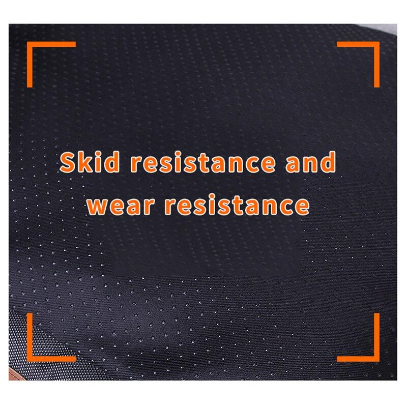 A cozy and portable cat house made of super soft fleece, designed for winter warmth, suitable for both cats and dogs.