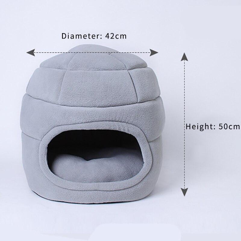 A cozy and portable cat house made of super soft fleece, designed for winter warmth, suitable for both cats and dogs.