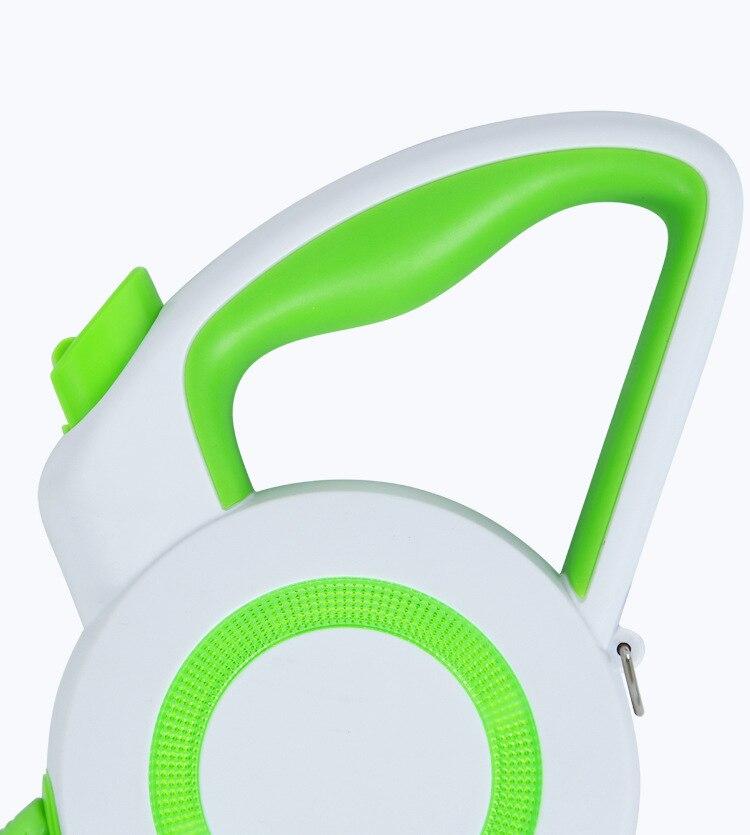 A durable nylon reflective dog leash with an automatic retractable mechanism, suitable for small and large pets, shown in a vibrant color.