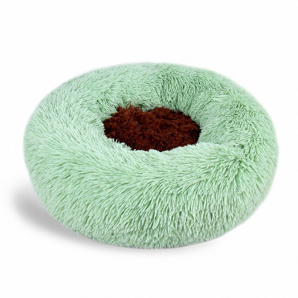 Round plush pet litter in color blocking design, suitable for cats and dogs, featuring anti-skid fabric and thermal insulation.