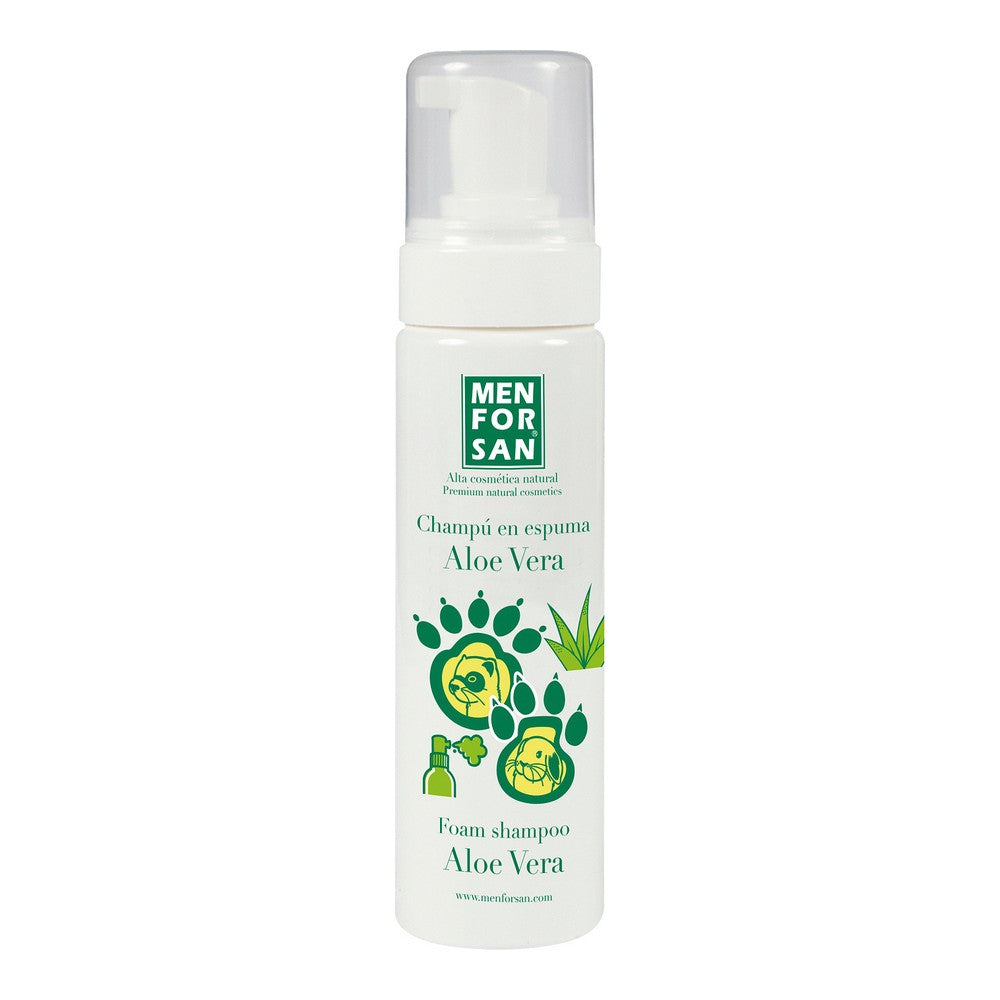 Shampoo Menforsan Foam Aloe Vera for ferrets and rodents in a 200 ml bottle, featuring a sleek design and vibrant labeling.