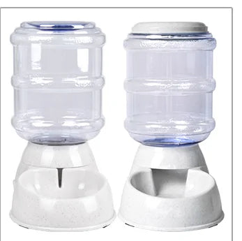 Smart Automatic Pet Feeder with programmable settings and detachable food tray, designed for convenient pet feeding.