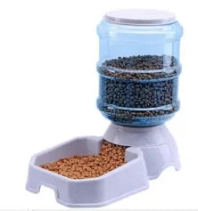 Smart Automatic Pet Feeder with programmable settings and detachable food tray, designed for convenient pet feeding.