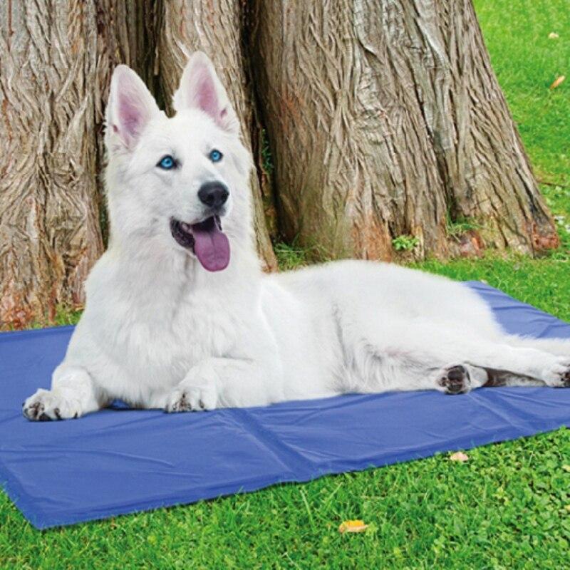 A Summer Dog Cooling Mat in solid color, designed for pets to stay cool during hot weather, suitable for both dogs and cats.