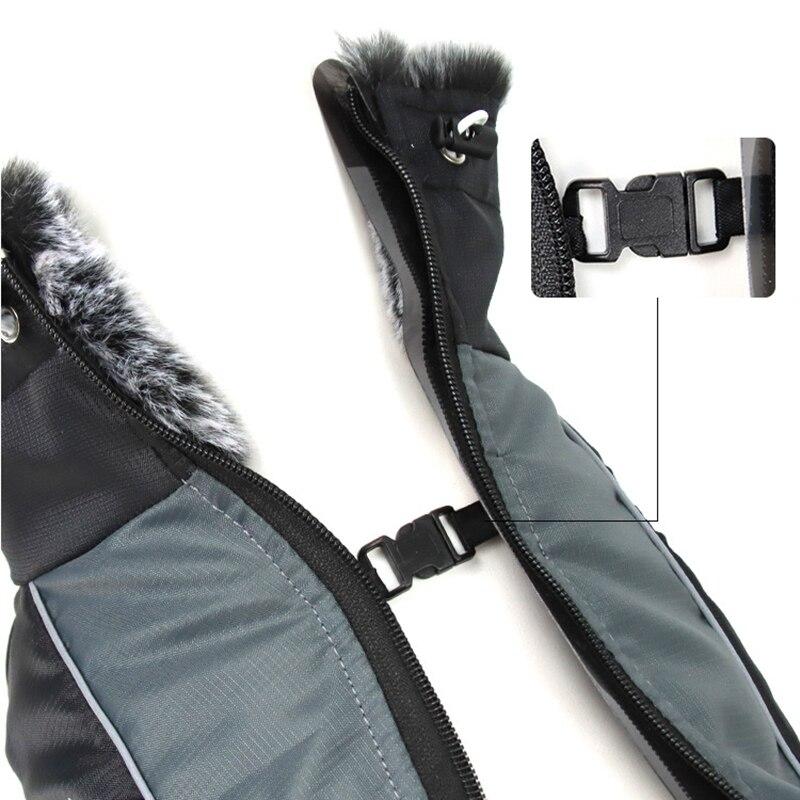Thick waterproof dog coat with reflective strips and fur collar, suitable for large dogs like Golden Retrievers and Rottweilers.