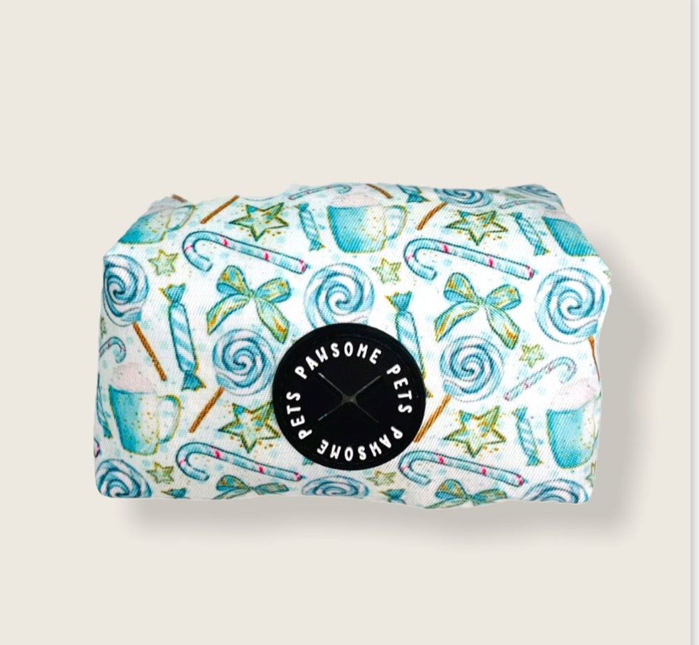 WASTE BAG HOLDER-Lollipop made of heavyweight neoprene, featuring a black clasp and a small zipper pull, designed for easy waste management.