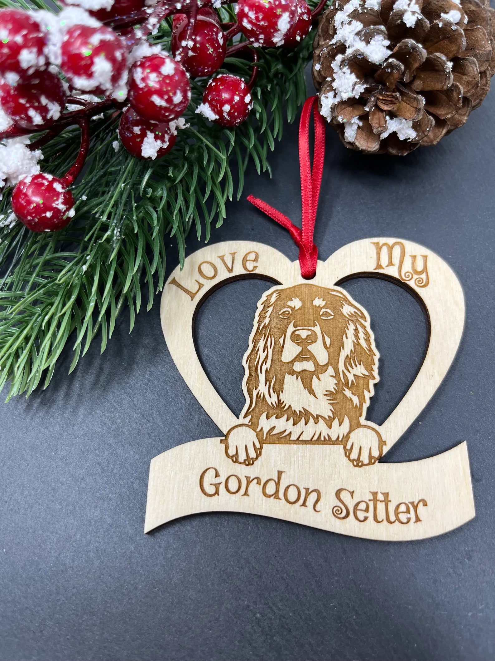 Love My Gordon Setter ornament, laser engraved wooden decoration featuring a Gordon Setter design, perfect for Christmas trees or wall hanging.