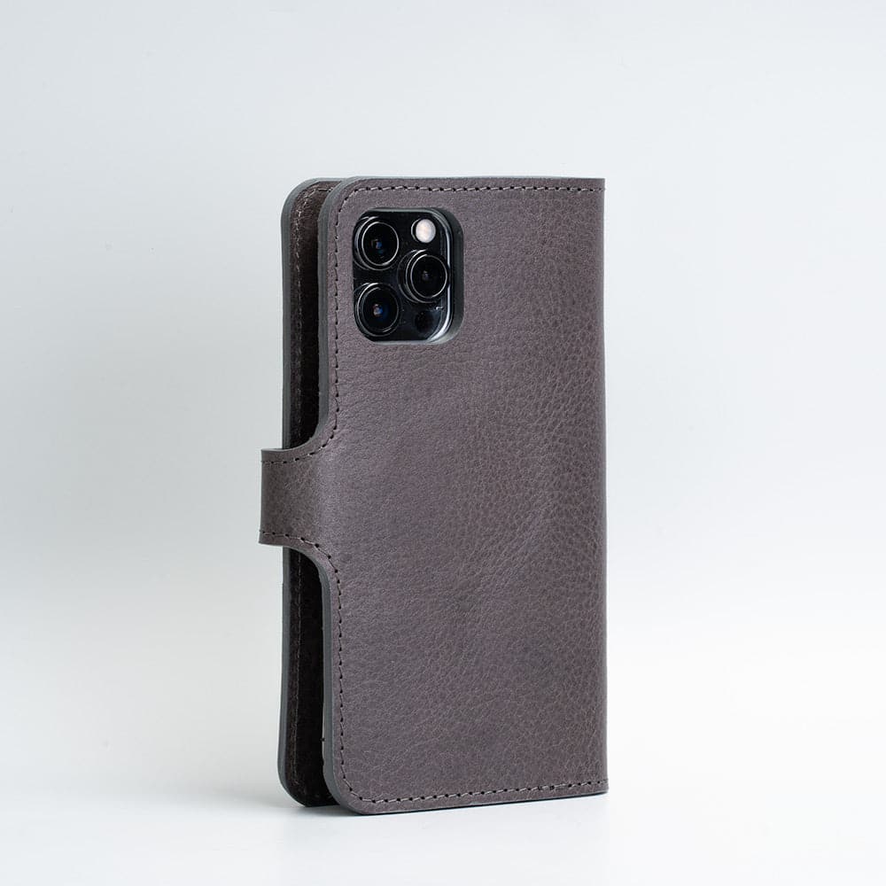 iPhone 12/13 Full-Grain Leather Folio Case Wallet with MagSafe, showcasing premium leather and sleek design.
