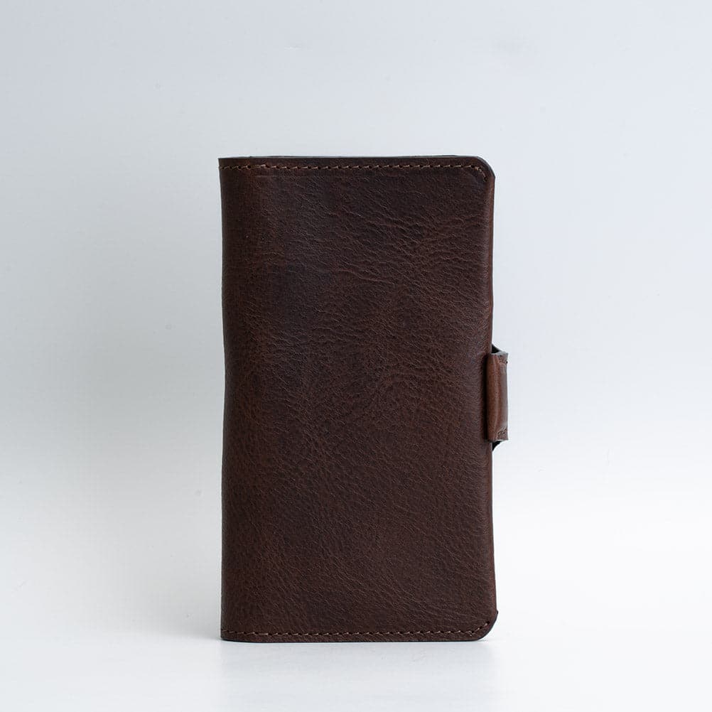 Leather iPhone folio wallet with MagSafe - The Minimalist 2.0, showcasing its sleek design and eco-friendly leather.