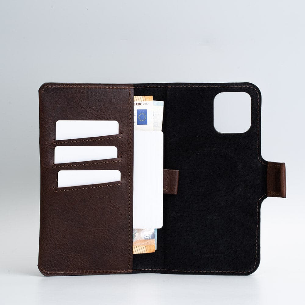 Leather iPhone folio wallet with MagSafe - The Minimalist 2.0, showcasing its sleek design and eco-friendly leather.