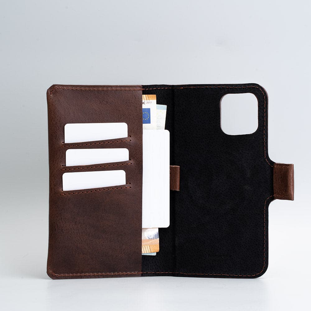 Leather iPhone folio wallet with MagSafe - The Minimalist 2.0, showcasing its sleek design and eco-friendly leather.