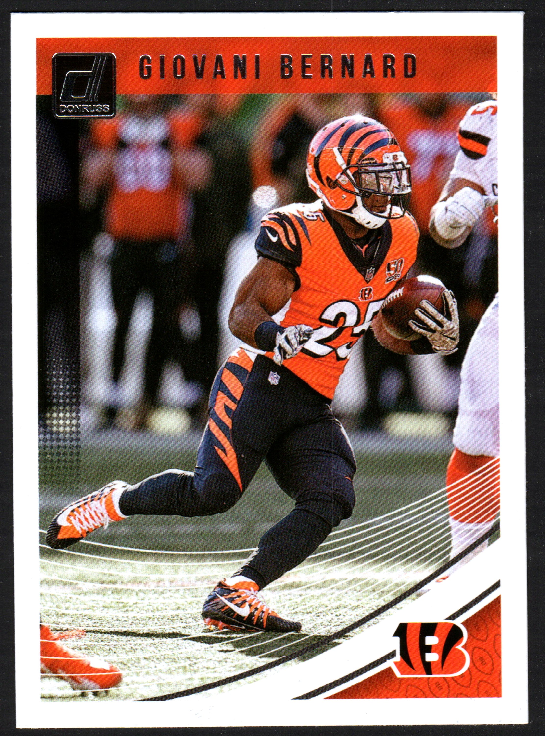 2018 Donruss trading card featuring Giovani Bernard in Cincinnati Bengals uniform, showcasing his name and number.