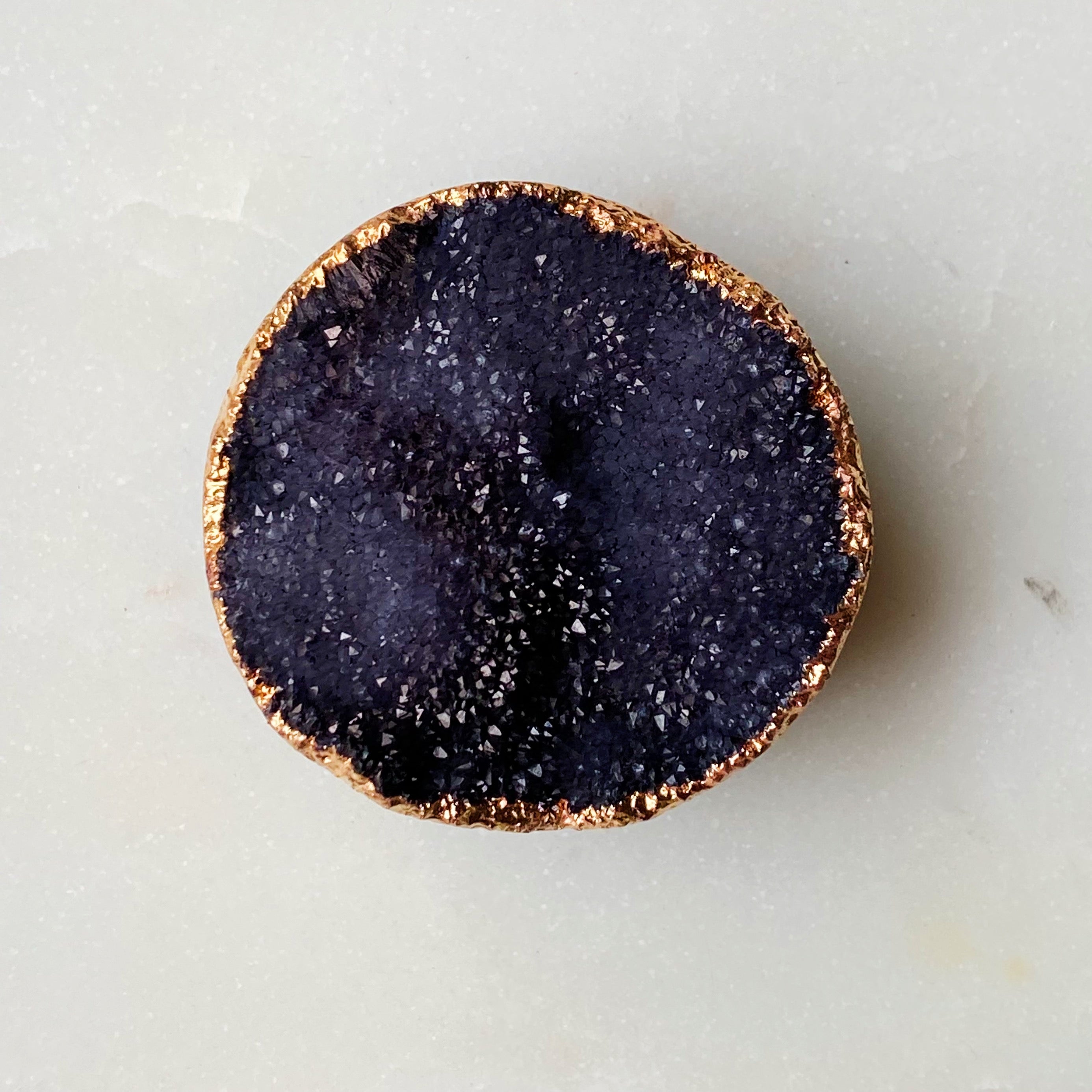 Golden Edge Natural Stone Device Grip featuring a unique natural stone slice with a golden trim, designed for mobile phones and tablets.