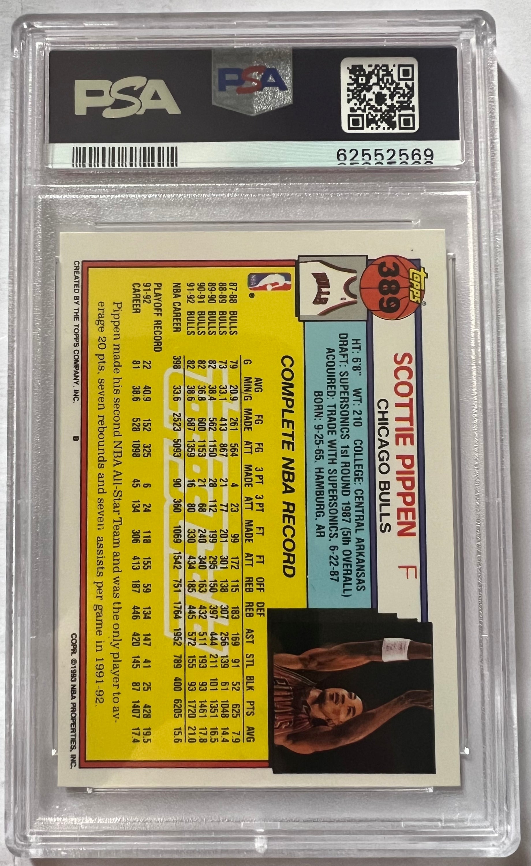Scottie Pippen Chicago Bulls #389 - 1992 Topps Gold trading card graded PSA 9, featuring a vibrant gold foil finish and Pippen in action.