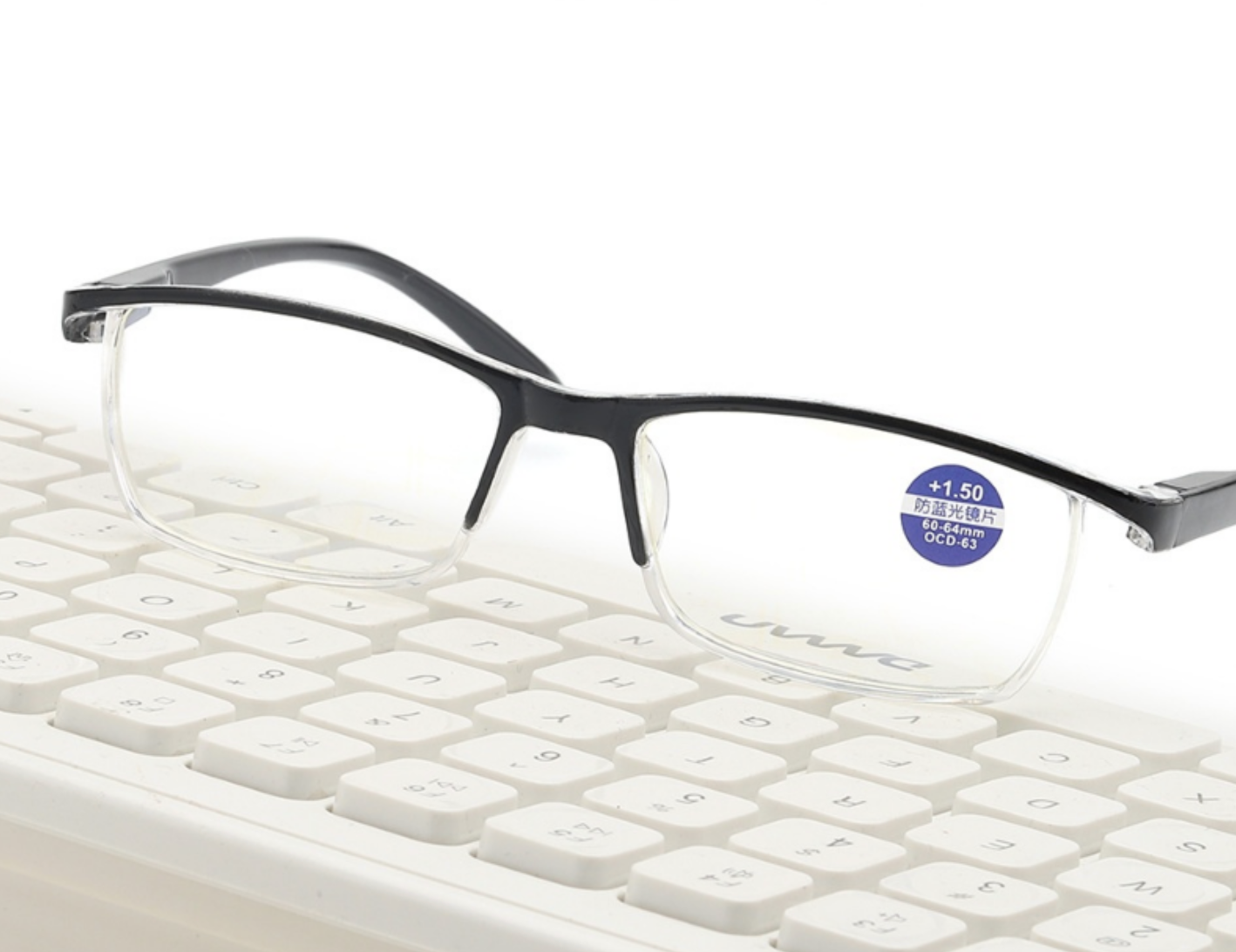 Four pairs of stylish anti-blue light reading glasses with HD lenses and spring hinges, suitable for both men and women.