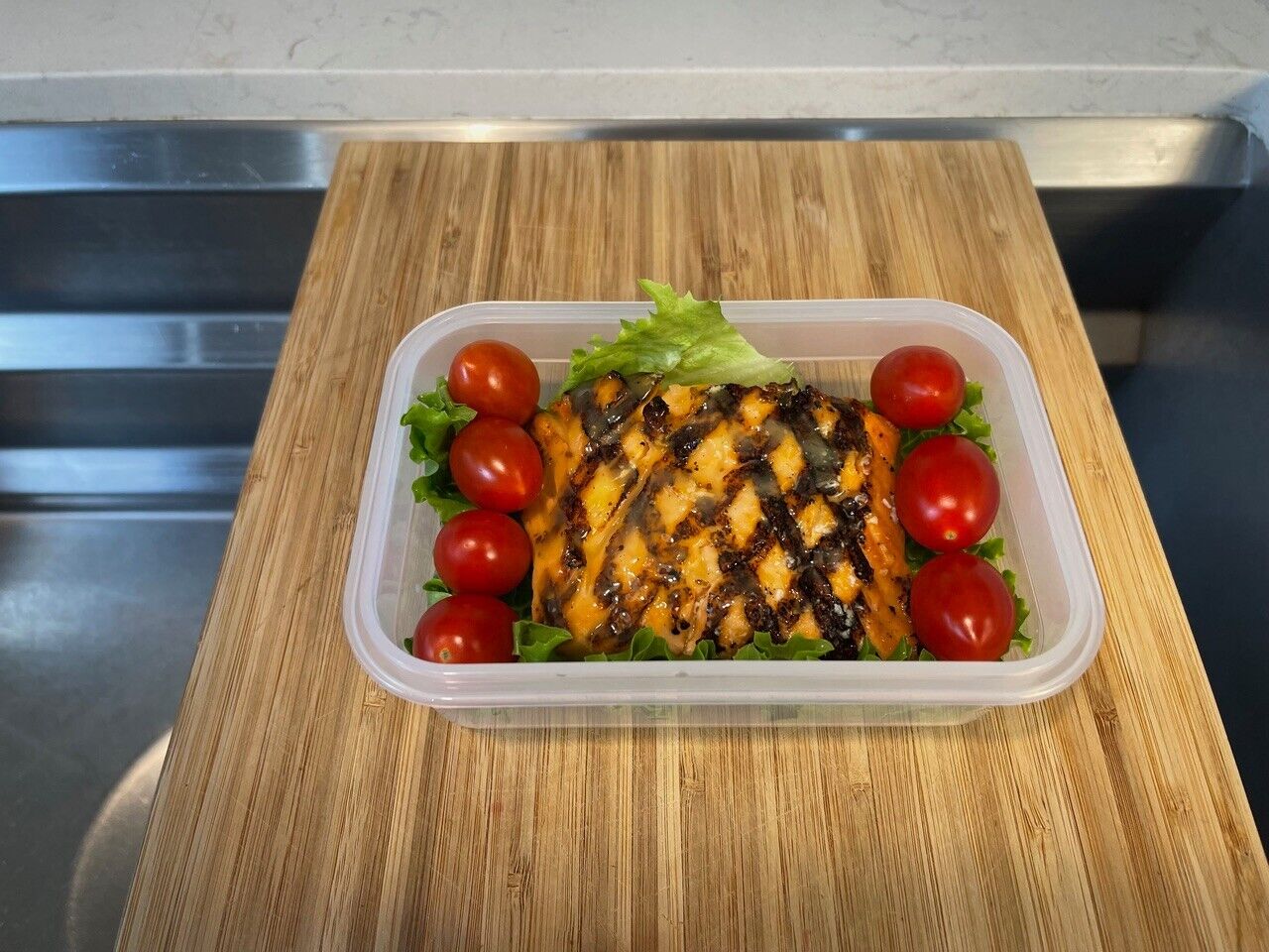 5 Pack Stackable Food Storage Containers with Airtight and Leakproof Snap Lock Lids, showcasing various sizes and clear design.