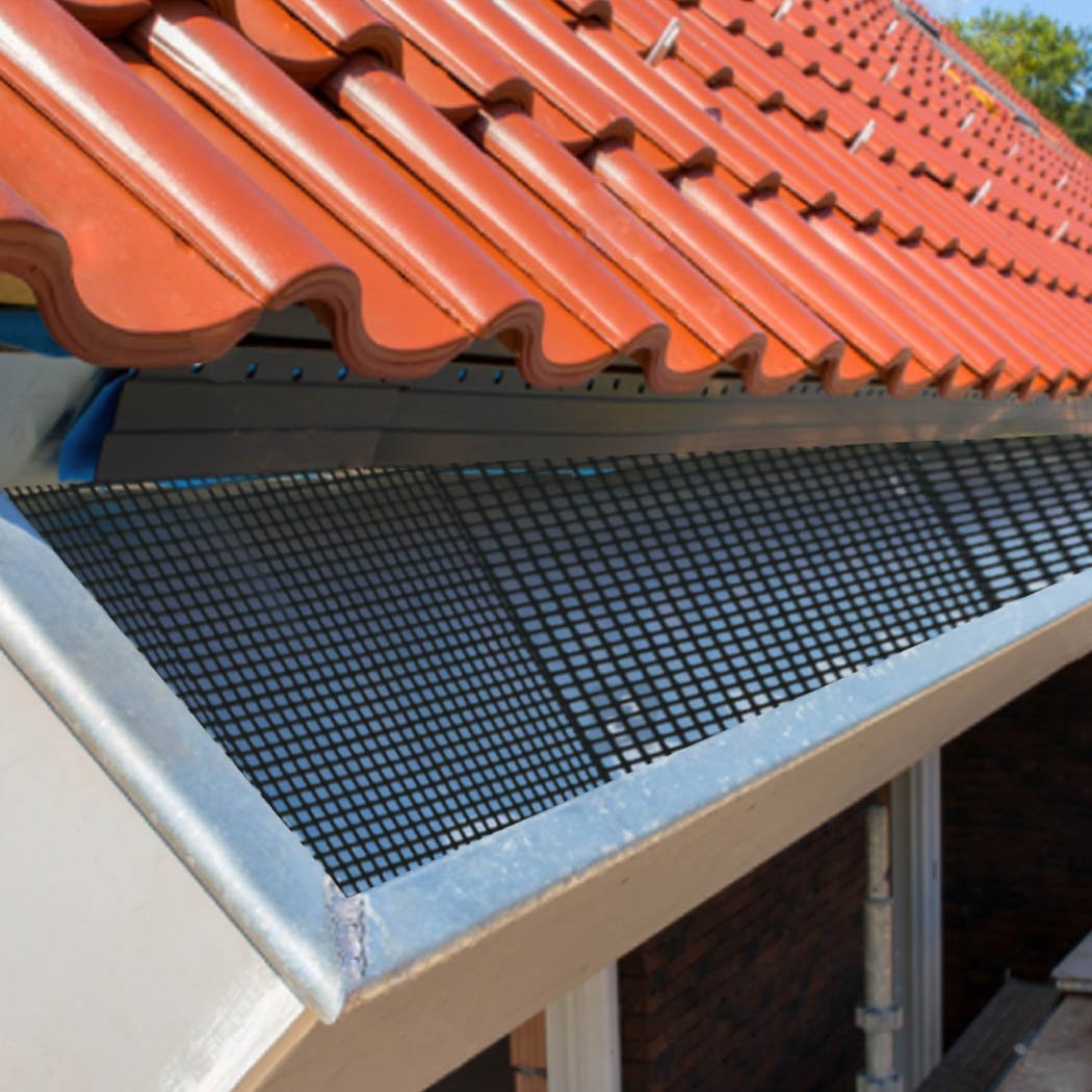 60 pieces of aluminum gutter guard mesh, designed to filter leaves and debris, showcasing its durable and temperature-resistant material.