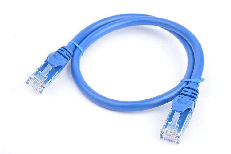 8WARE Cat6a UTP Ethernet Cable 0.5m in blue color, showcasing its snagless design and full copper core for high-speed connectivity.