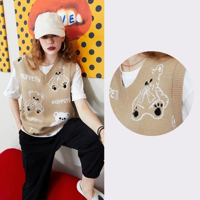 A stylish Bear Graphic Knit Pullover for women, featuring a cute bear design and a V-neck, perfect for autumn casual wear.