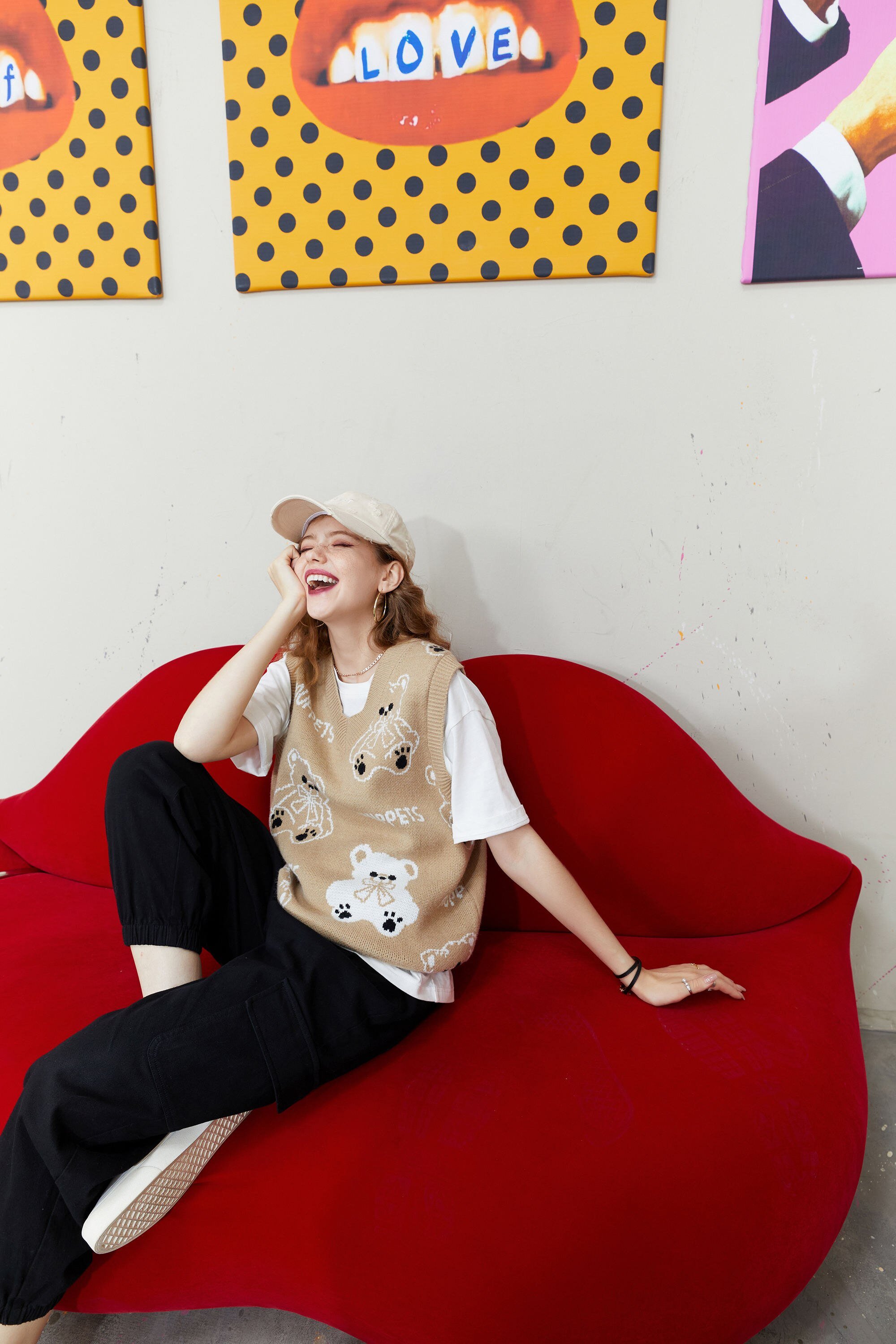 A stylish Bear Graphic Knit Pullover for women, featuring a cute bear design and a V-neck, perfect for autumn casual wear.