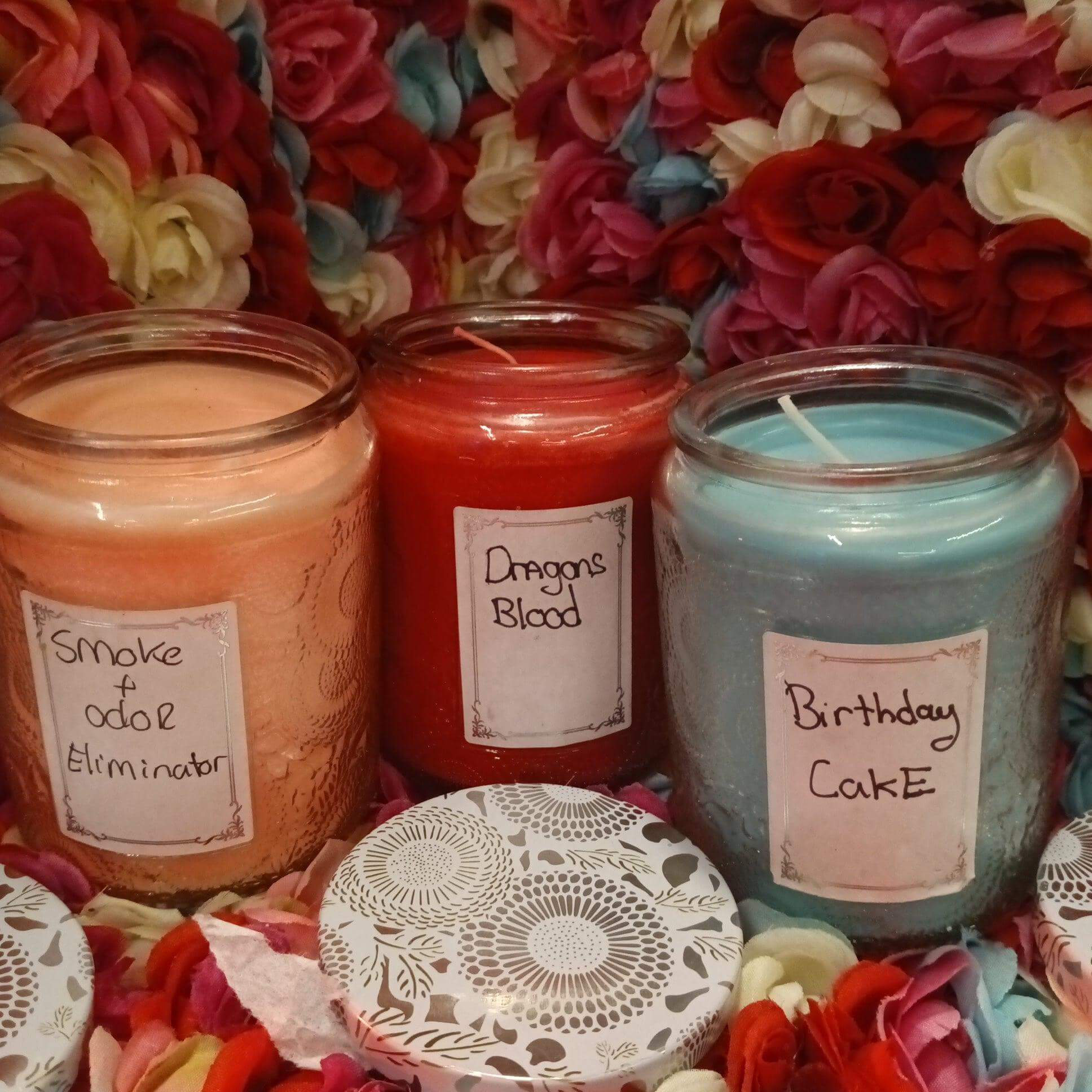 A beautifully crafted 8oz clear glass jar candle with a soothing scent, showcasing its elegant design and high-quality wax.