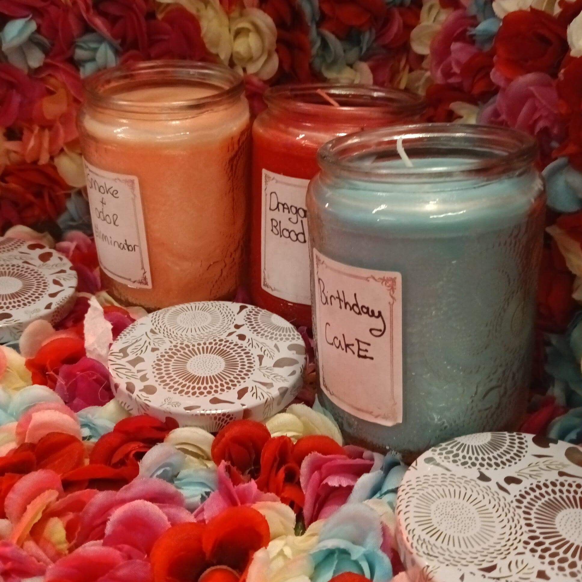 A beautifully crafted 8oz clear glass jar candle with a soothing scent, showcasing its elegant design and high-quality wax.