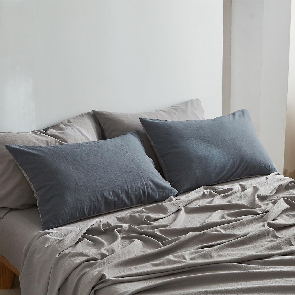 Cosy Club Cotton Sheet Set in Dark Blue Grey, featuring a soft texture and two-tone design, perfect for double beds.