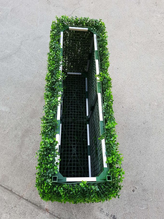 Deluxe Portable Buxus hedge, 100cm long and 50cm high, showcasing vibrant green leaves, perfect for outdoor privacy and decoration.