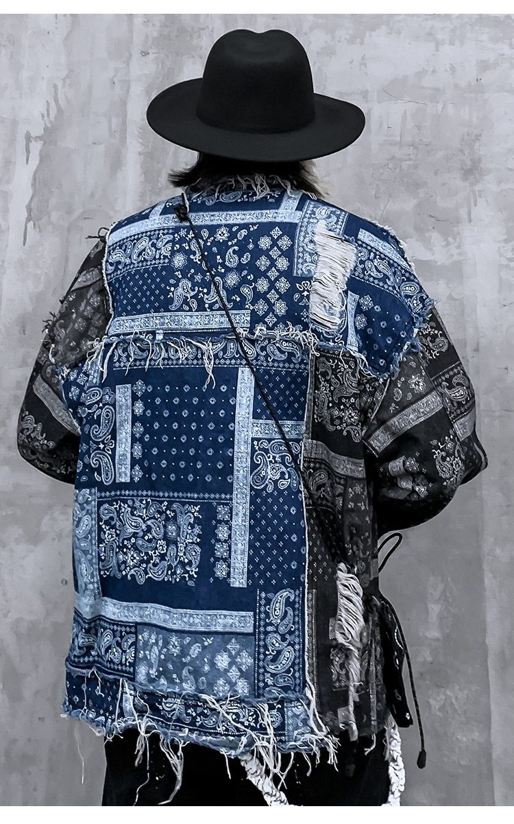 Men's denim jacket featuring vintage totems and a turn-down collar, perfect for autumn wear.