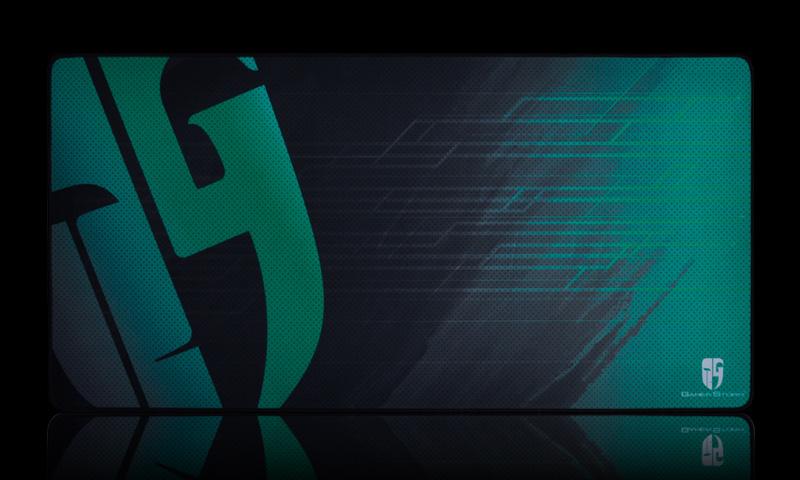 Deepcool E-Pad Large Mouse Pad measuring 800x400x4mm, featuring a black fabric surface and rubber base for enhanced grip and durability.