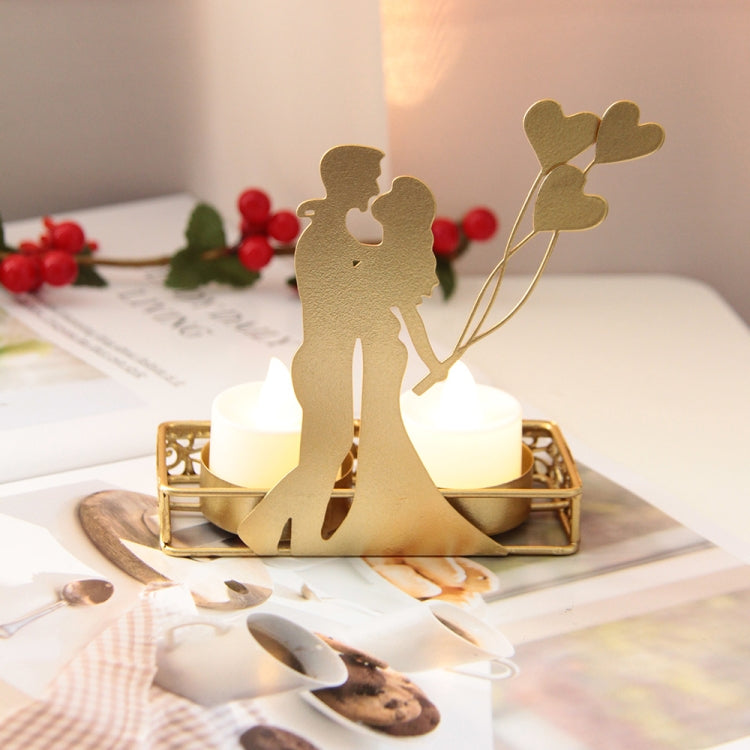 DH2206-03 Valentine Day Romantic Atmosphere Candle Holder made of durable iron with a gold sprayed finish, perfect for creating a romantic ambiance.