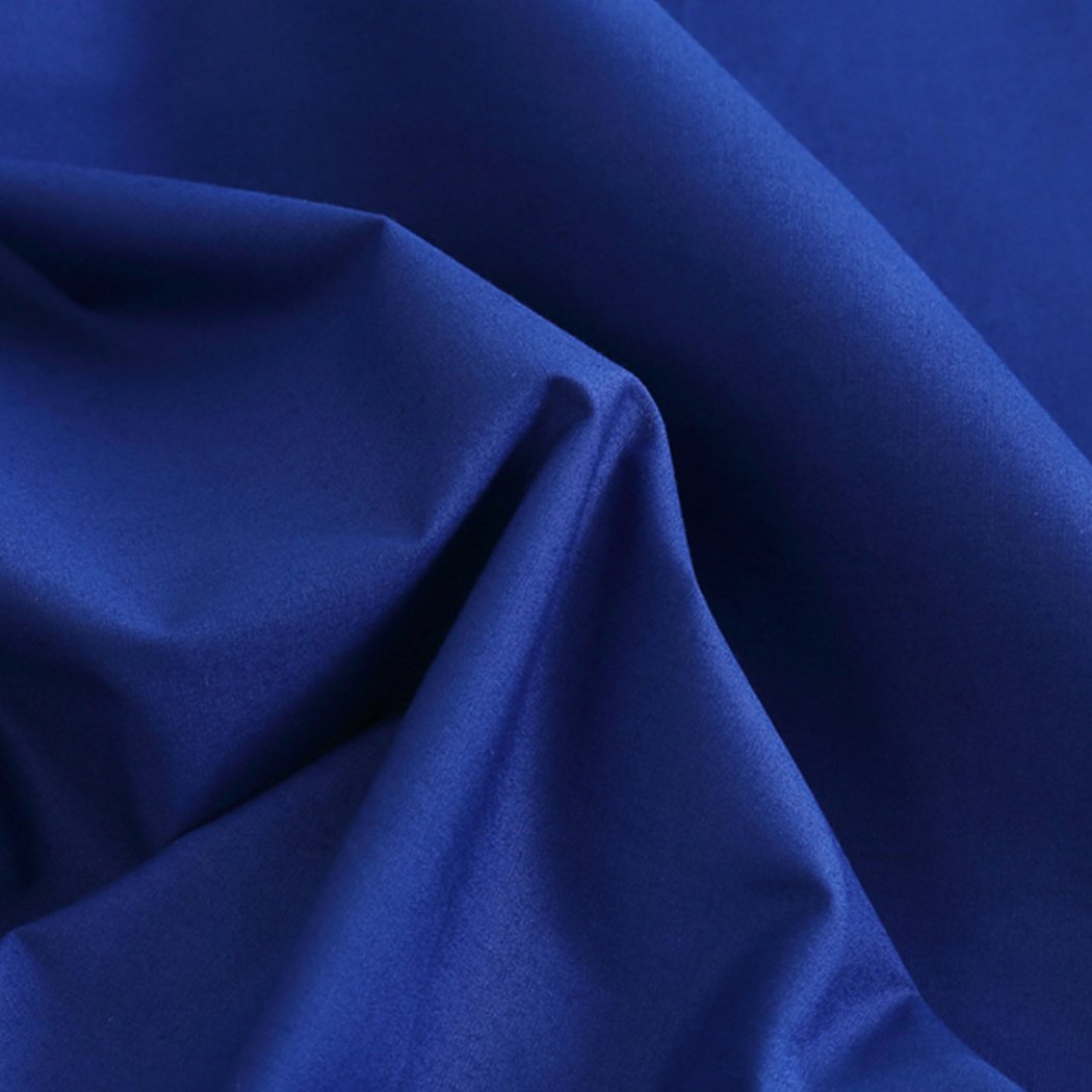 DreamZ Weighted Blanket in blue, featuring dual covers made of polyester and cotton, designed for deep relaxation and comfort.