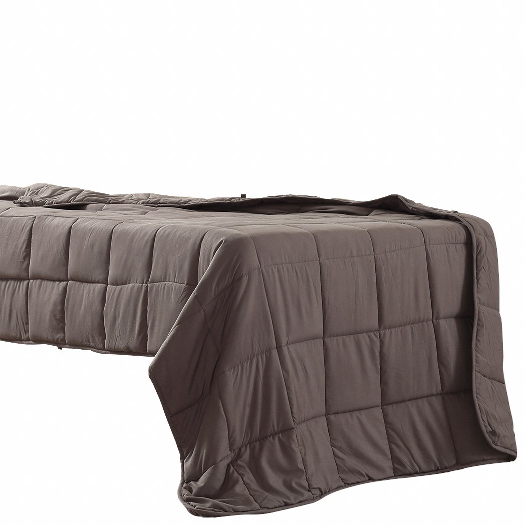 DreamZ Weighted Blanket in mink color, featuring a soft polyester exterior and glass bead filling for deep relaxation.