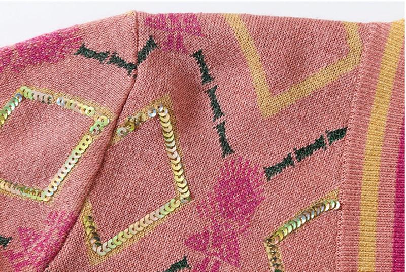 Fashion Spring Fall Knit Cropped Cardigan with lantern sleeves and V-neck design, showcasing a stylish plaid pattern.