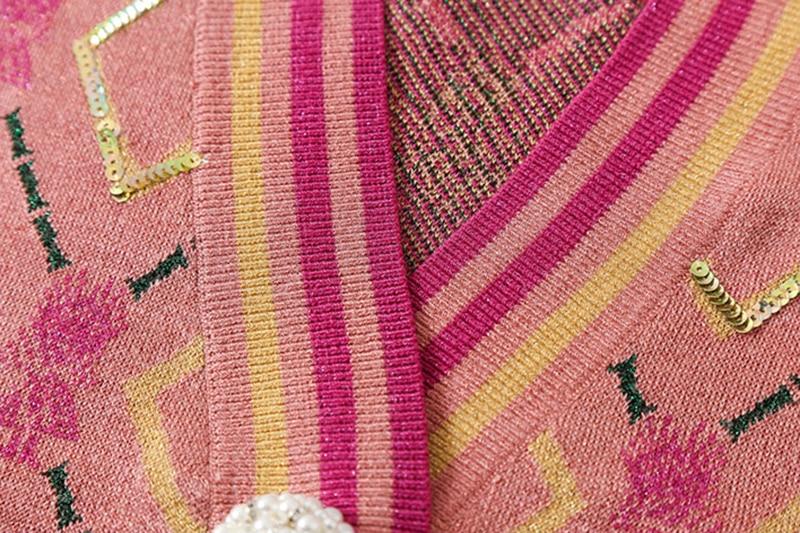 Fashion Spring Fall Knit Cropped Cardigan with lantern sleeves and V-neck design, showcasing a stylish plaid pattern.