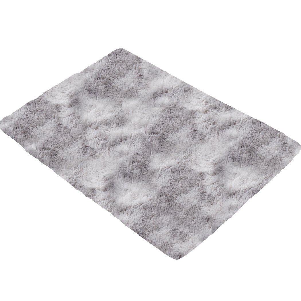 Large tie-dyed shaggy floor rug measuring 200x300cm, featuring a soft polyester surface and anti-slip silicone bottom.
