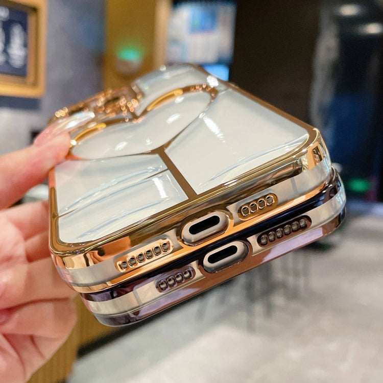 Electroplating 3D Love TPU Phone Case for iPhone 12 Pro Max, showcasing its stylish design and protective features.