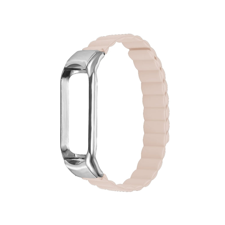 Pink silicone magnetic watch band for Xiaomi Mi Band 4 and 3, showcasing its soft texture and stylish design.