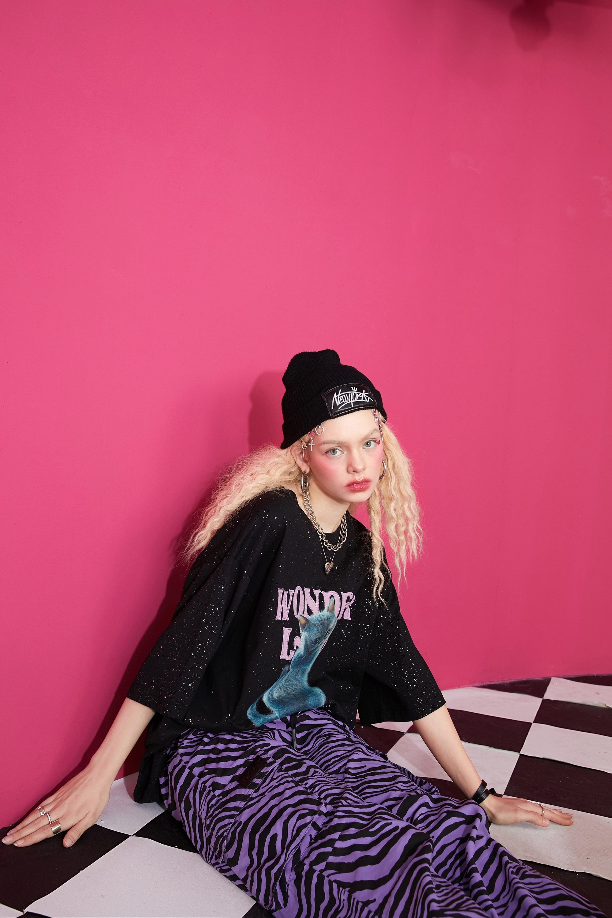 Harajuku Cat Print Casual T-Shirt for women in black, featuring a playful cat graphic and short sleeves, perfect for spring and autumn wear.