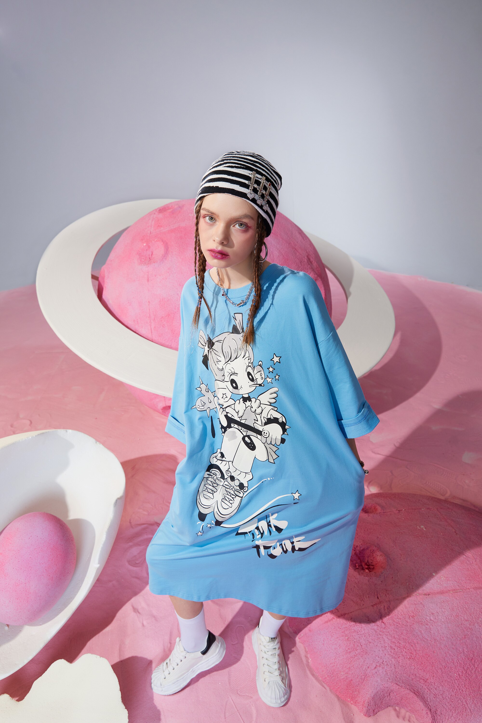 Harajuku Graphic Print Straight Casual Vintage Dress for women, featuring a backless design with a bow, knee-length cut, and vibrant print.