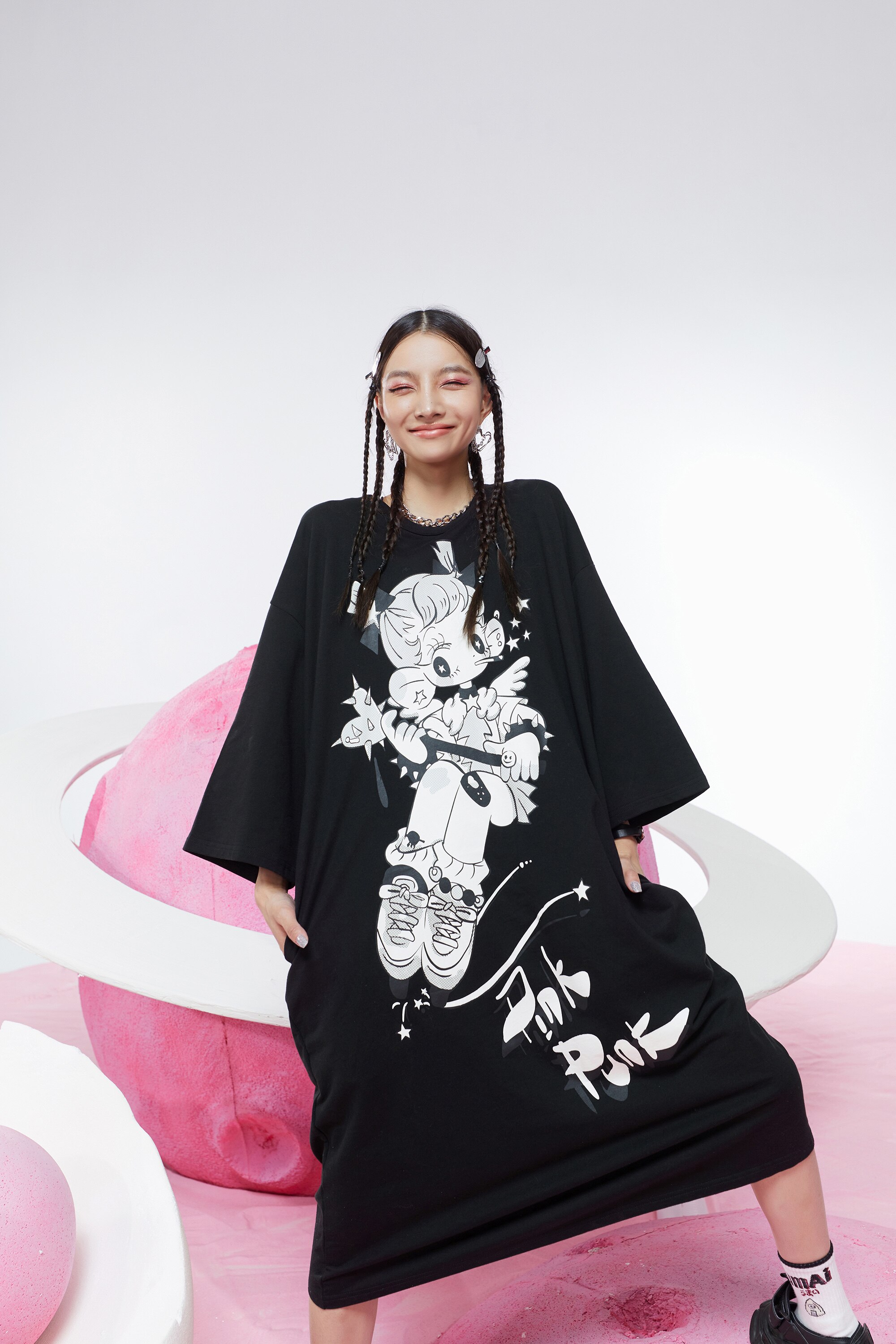 Harajuku Graphic Print Straight Casual Vintage Dress for women, featuring a backless design with a bow, knee-length cut, and vibrant print.